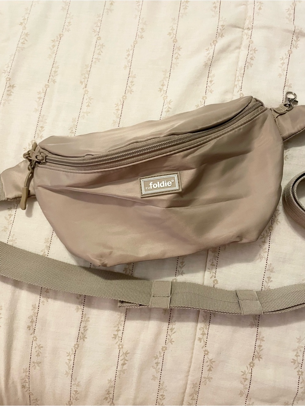 Foldie Beige Crossbody Belt Bag Fanny Pack Crossbody